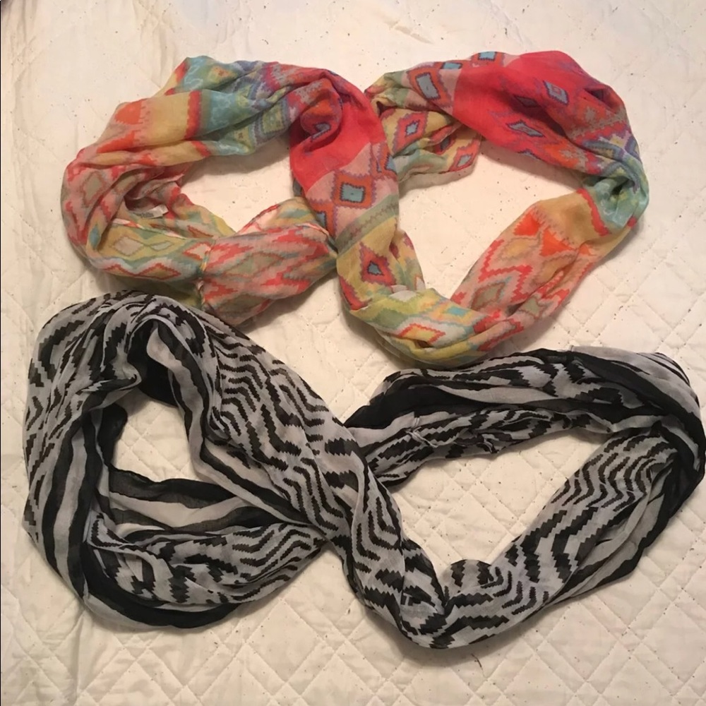 NWOT Infinity Scarves 🌷🌼